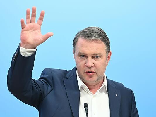 Babler wirbt besonders um Grünwähler. Babler wirbt besonders um Grünwähler.