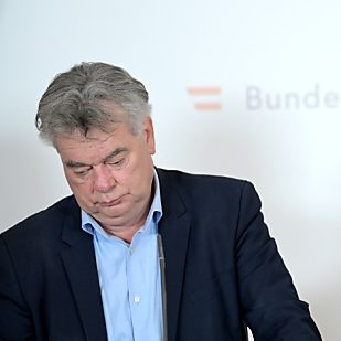 Für Kogler ist die Abmachung, dass die ÖVP für den österreichischen Kommissar das Vorschlagsrecht hat, obsolet.