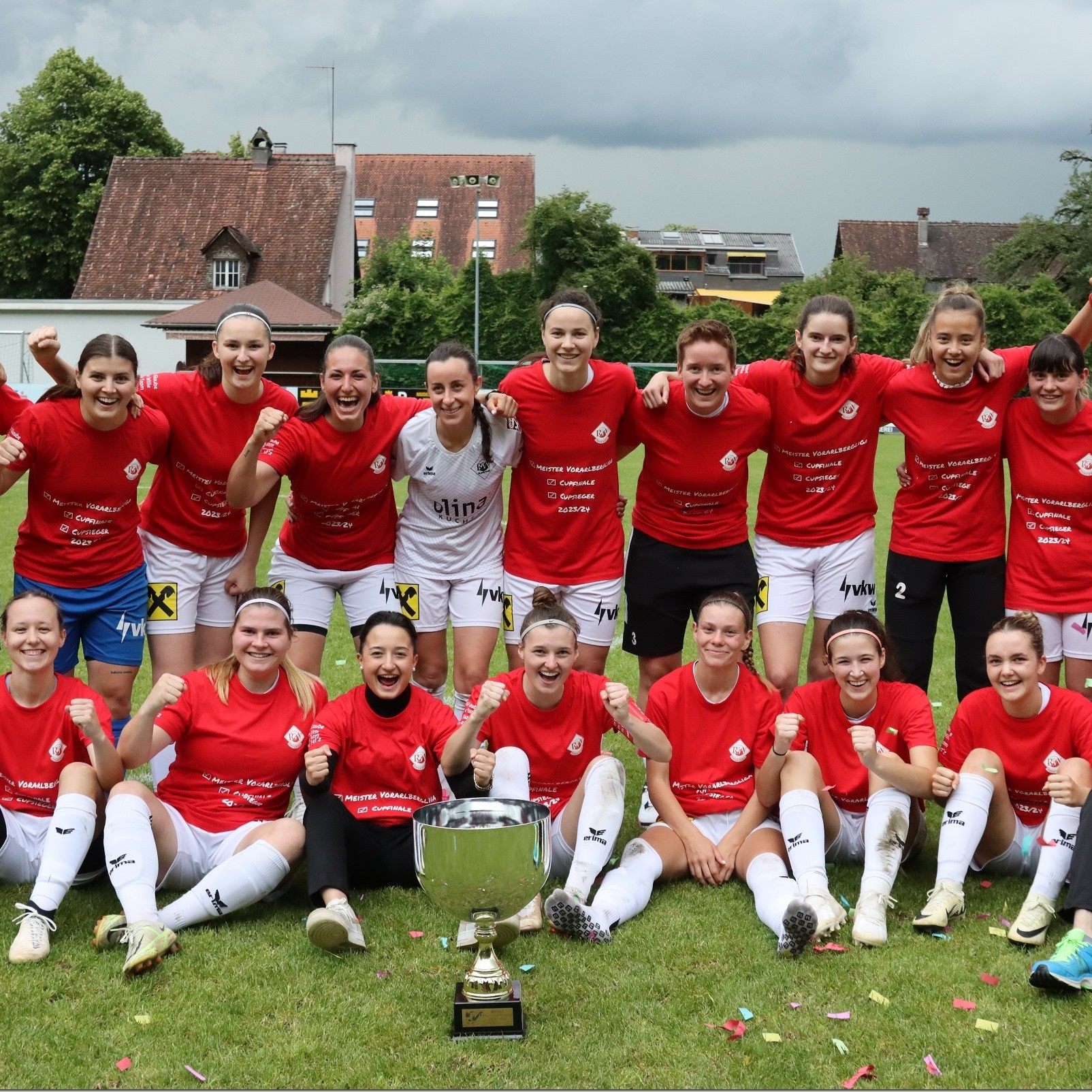 FC RW Rankweil Frauen spielen ab Sommer in der ÖFB Frauen 2. Liga und jubeln über den Titelgewinn in der Frauen Vorarlbergliga.