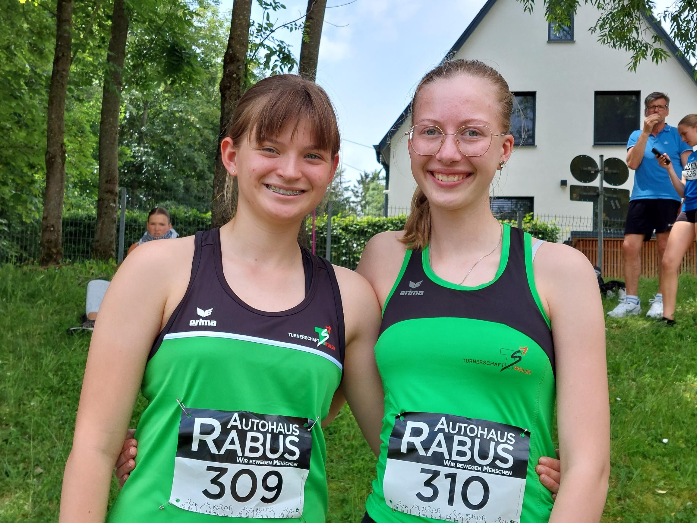 Jasmin und Vanessa von der TS-Weiler.