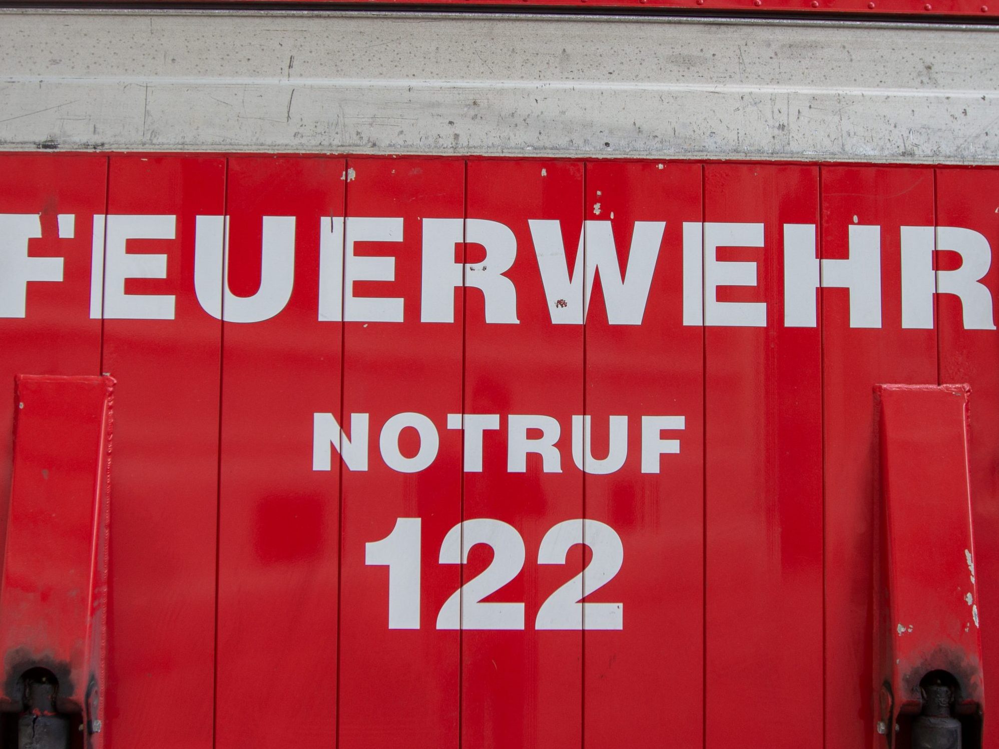 Großeinsatz bei einem Brand in einem Industriegebäude im Burgenland.