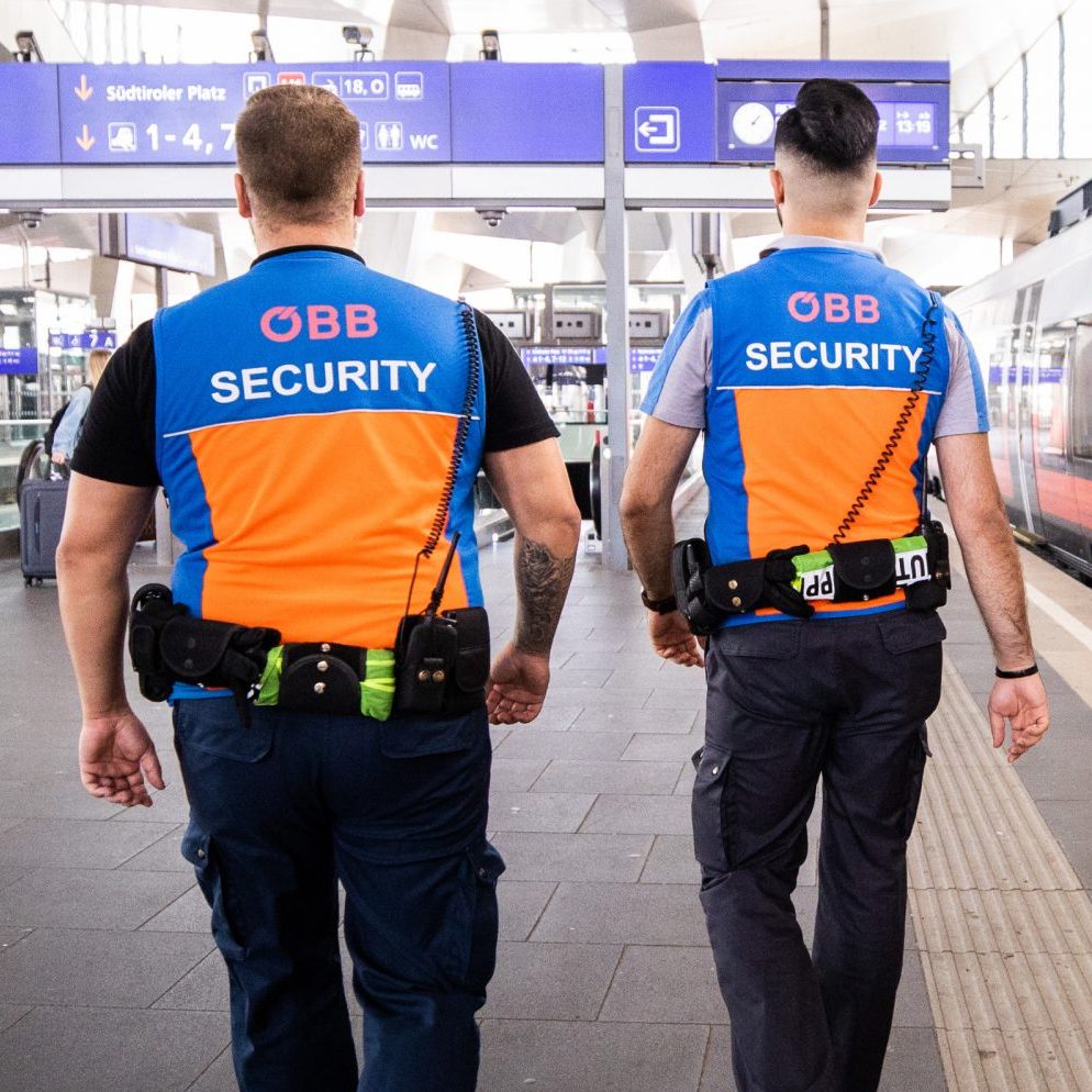 Die Gewerkschaft fordert bessere Arbeitsbedingungen für Sicherheitskräfte.