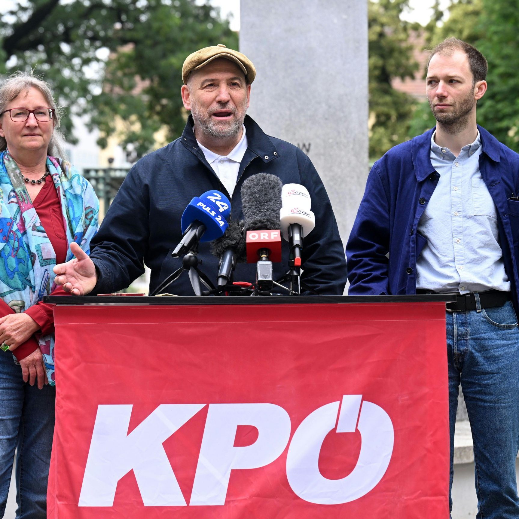 Partei verpflichtet sich, Teil des Gehalts abzugeben.