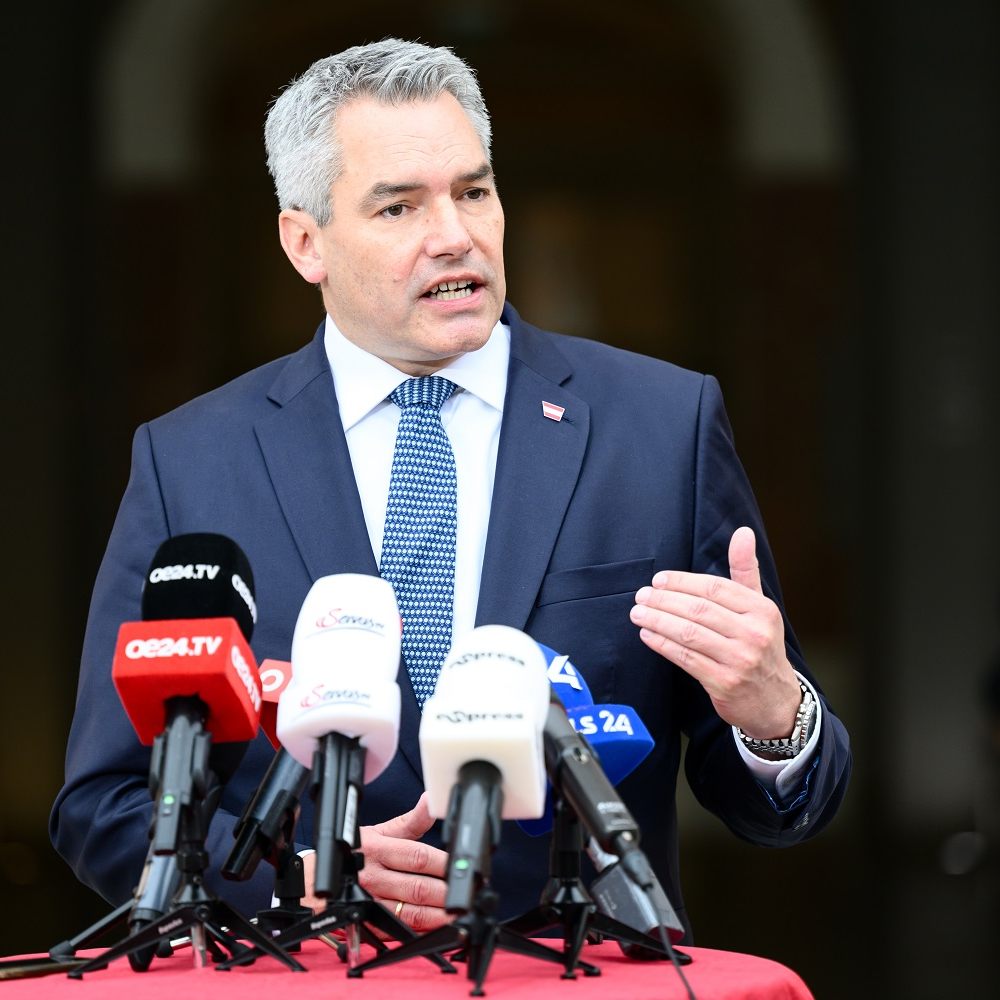 Nehammer ist kein Fan eines Verbots von Neuwagen mit Verbrennungsmotor ab 2035.