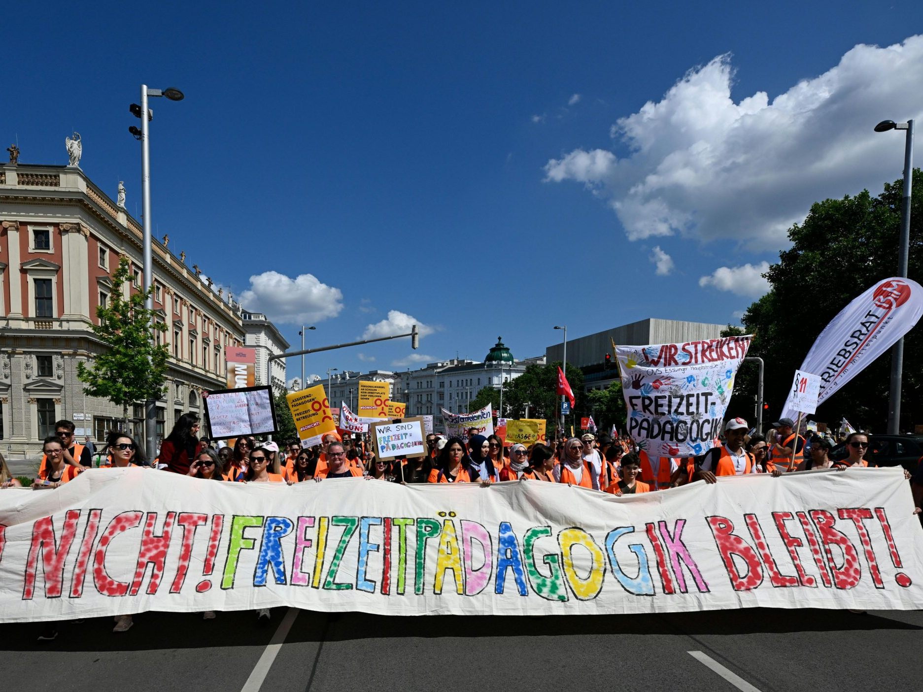 Schon vor einem Jahr demonstrierten die Freizeitpädagogen in der Wiener Innenstadt. Schon vor einem Jahr demonstrierten die Freizeitpädagogen in der Wiener Innenstadt.