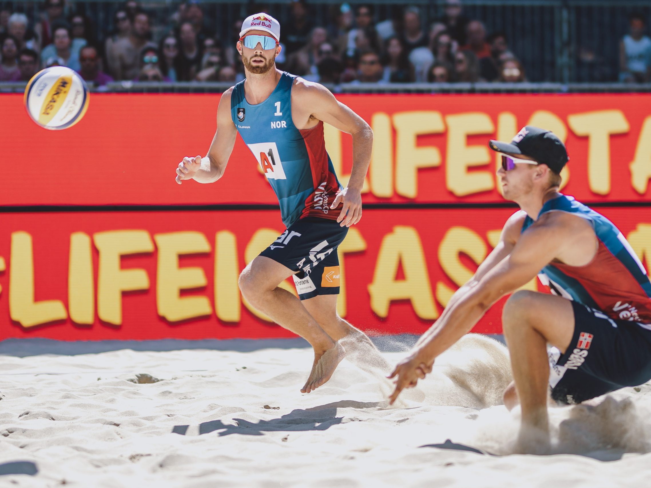 Beachvolleyball am Wiener Heumarkt: Im Sommer steigt das A1 Beach Pro Vienna 2024. Den Spielplan gibt es hier. Beachvolleyball am Wiener Heumarkt: Im Sommer steigt das A1 Beach Pro Vienna 2024. Den Spielplan gibt es hier.