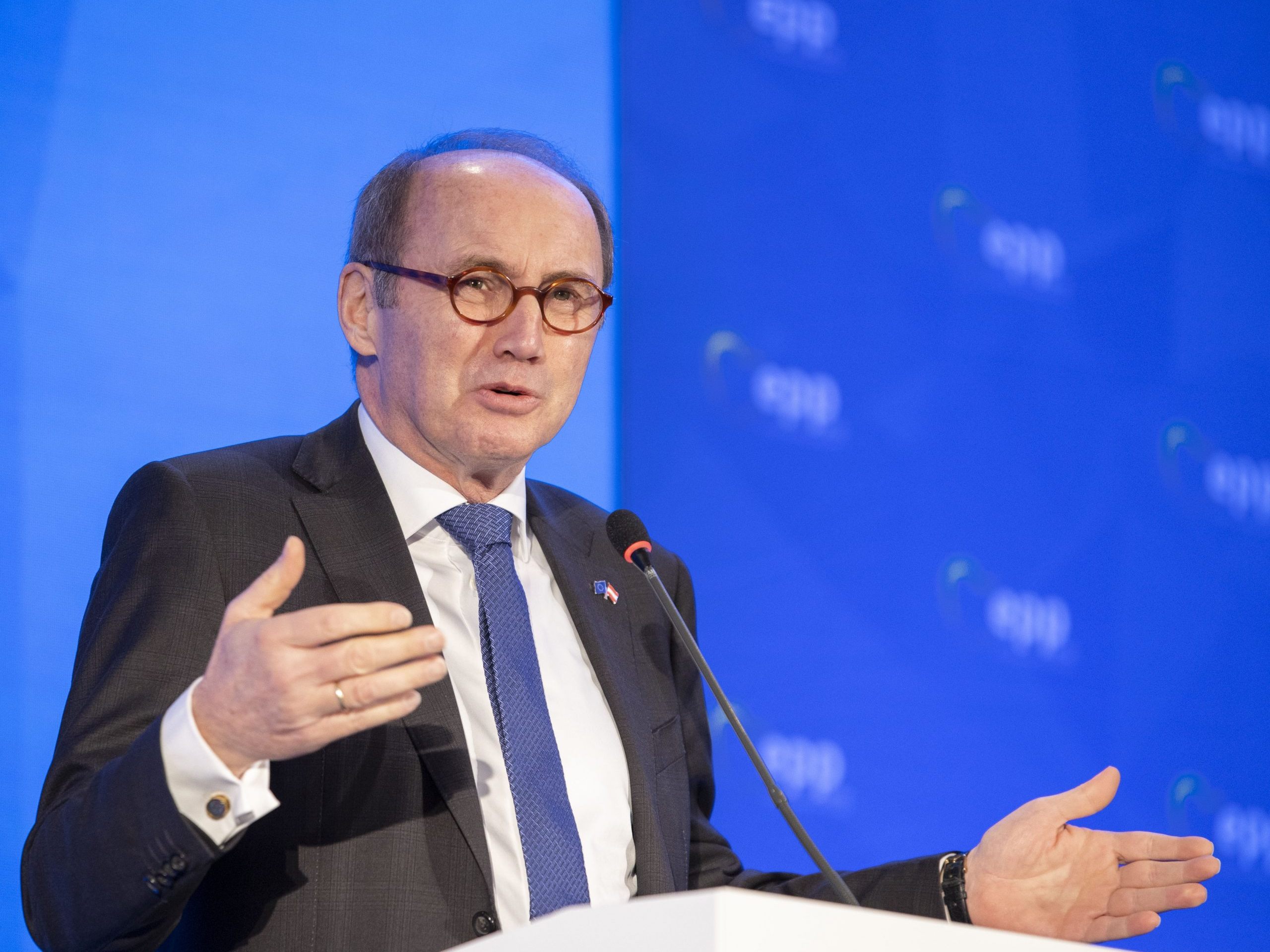 Die NEOS schlagen Othmar Karas als EU-Kommissar vor. Die NEOS schlagen Othmar Karas als EU-Kommissar vor.