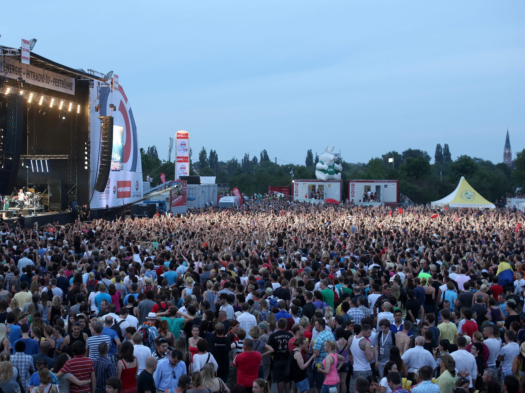 Am Sonntag stehen u.a. Alice Merton und Wanda auf der Ö3-Bühne. Am Sonntag stehen u.a. Alice Merton und Wanda auf der Ö3-Bühne.