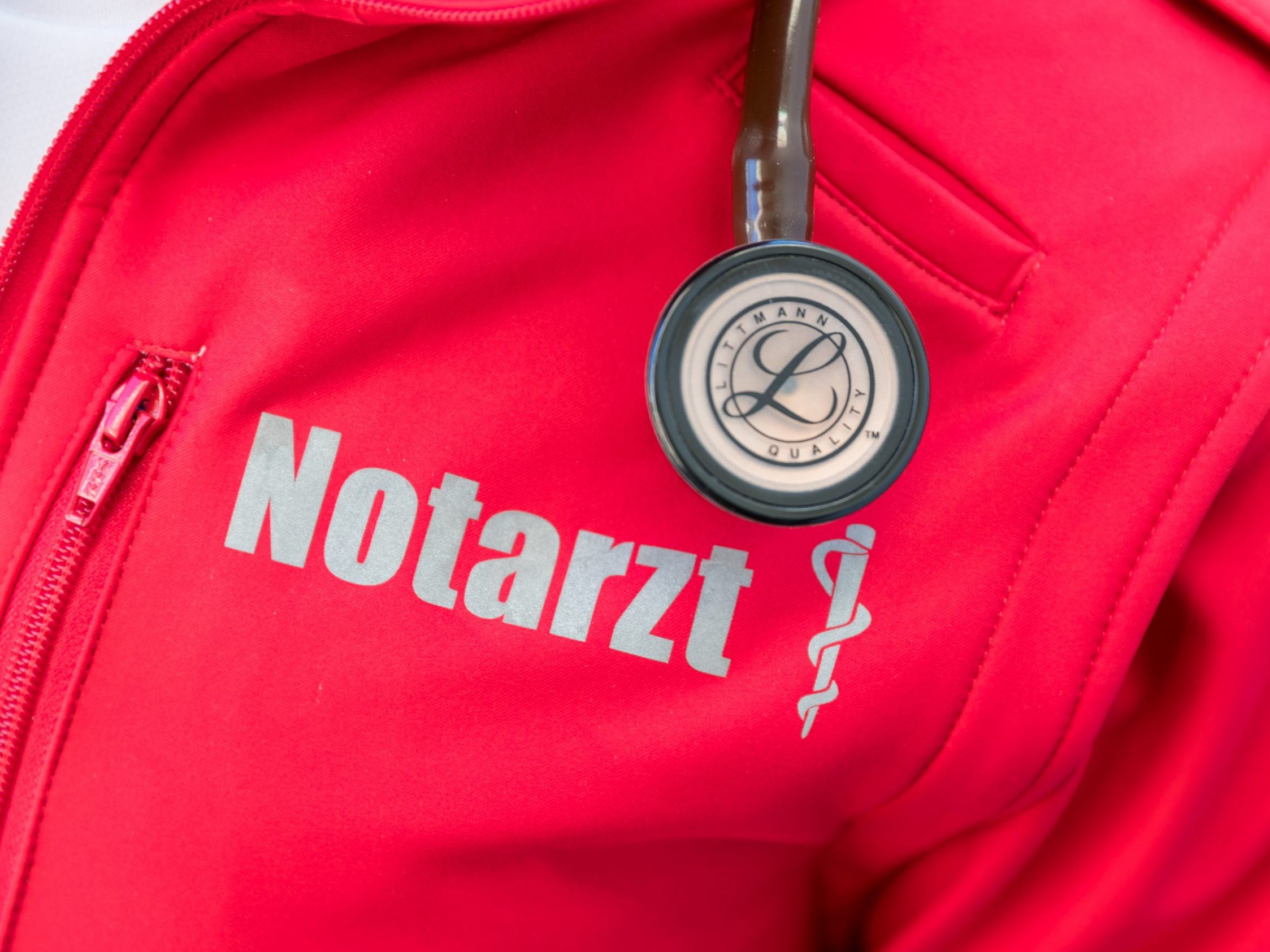 Zwei Leichtverletzte forderte der Unfall eines Kleinflugzeugs in NÖ.