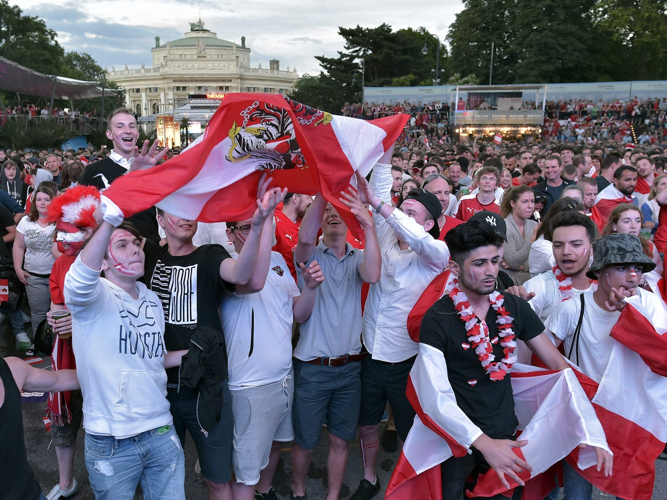 Die Spiele der ÖFB-Elf werden am Wiener Rathausplatz gezeigt.