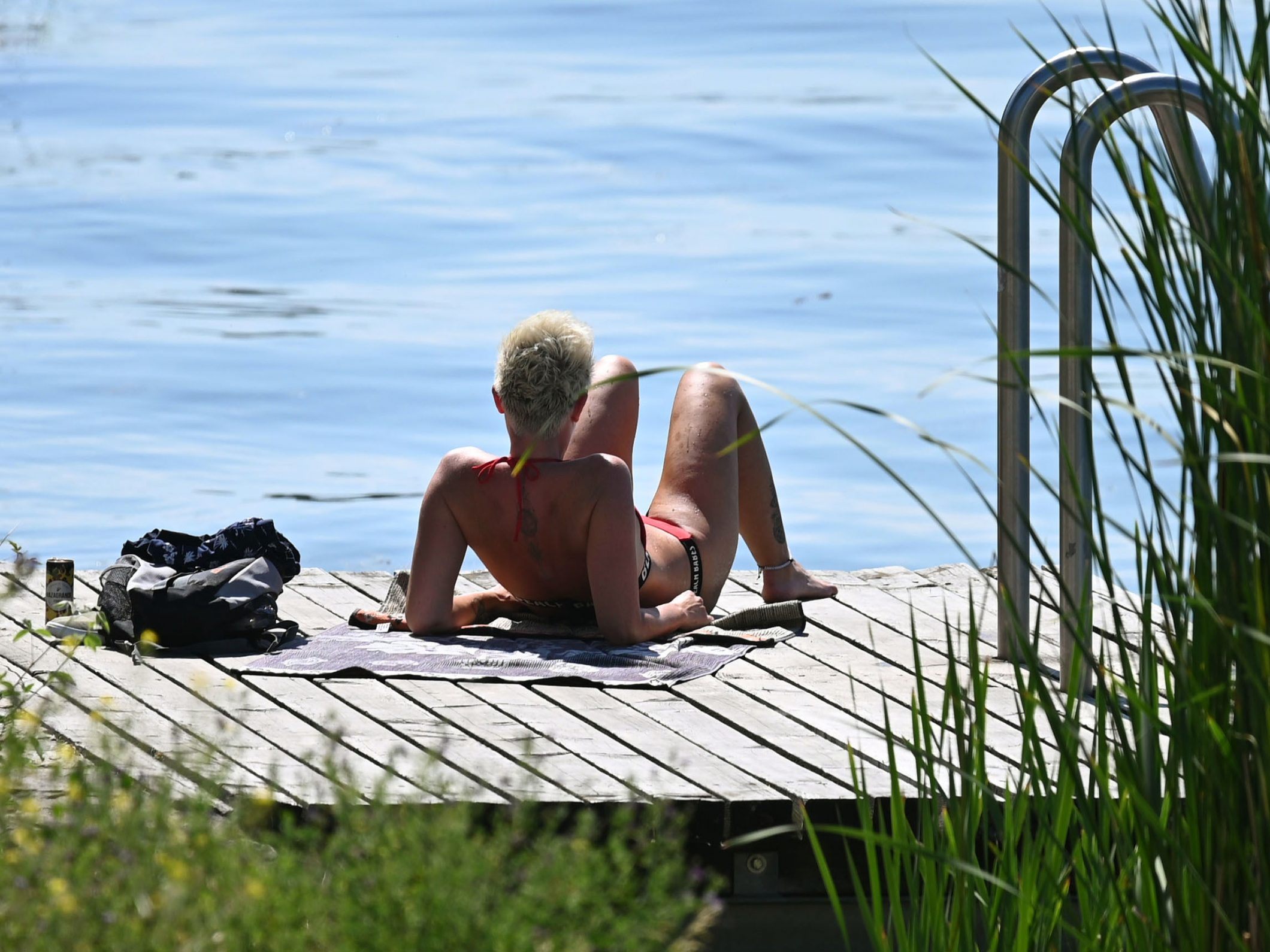 Der Hochsommer kommt zur Stippvisite vorbei und bringt perfektes Badewetter mit. Der Hochsommer kommt zur Stippvisite vorbei und bringt perfektes Badewetter mit.