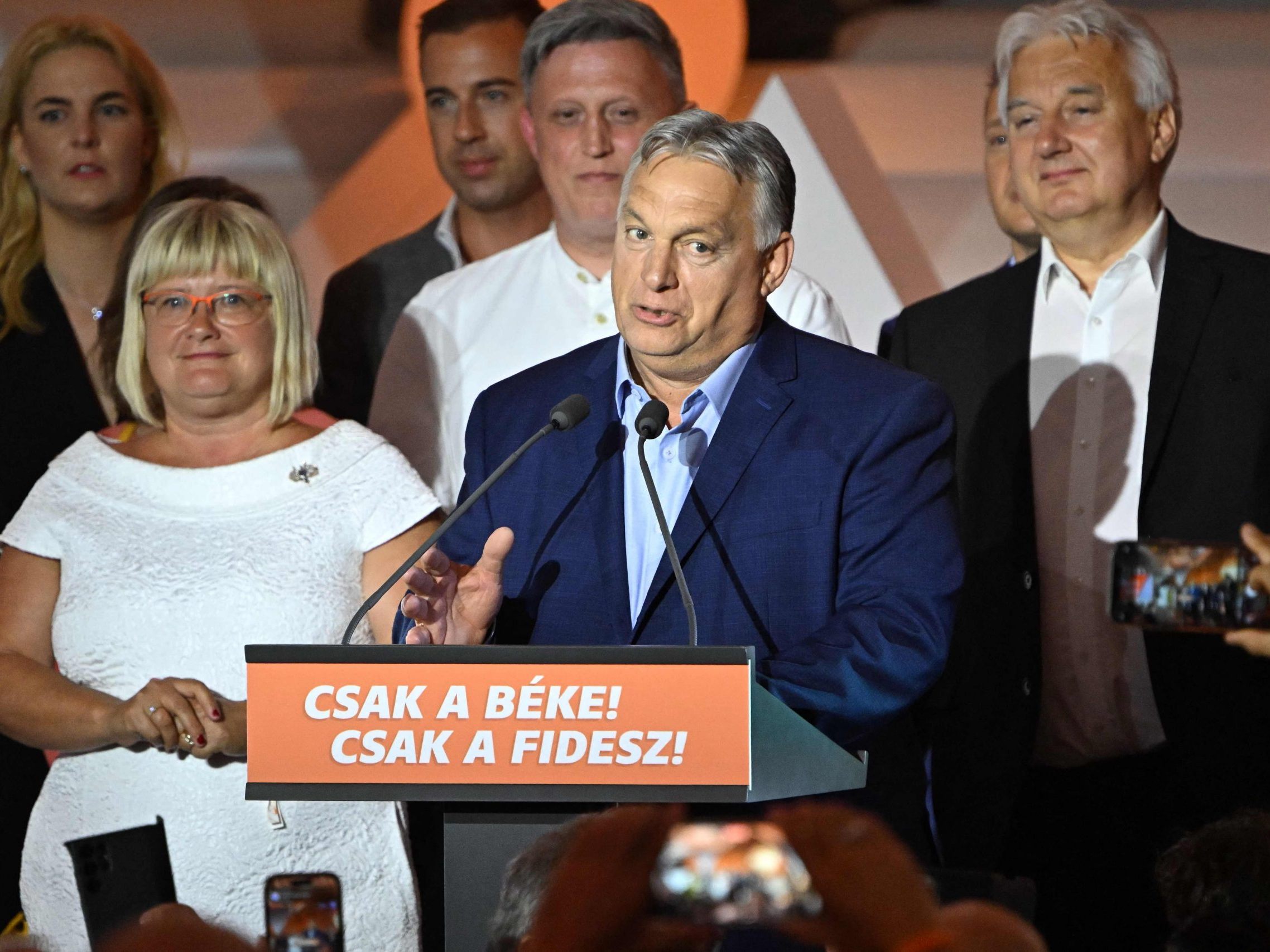 Fidesz bleibt mit 44 Prozent unter den Erwartungen. Fidesz bleibt mit 44 Prozent unter den Erwartungen.
