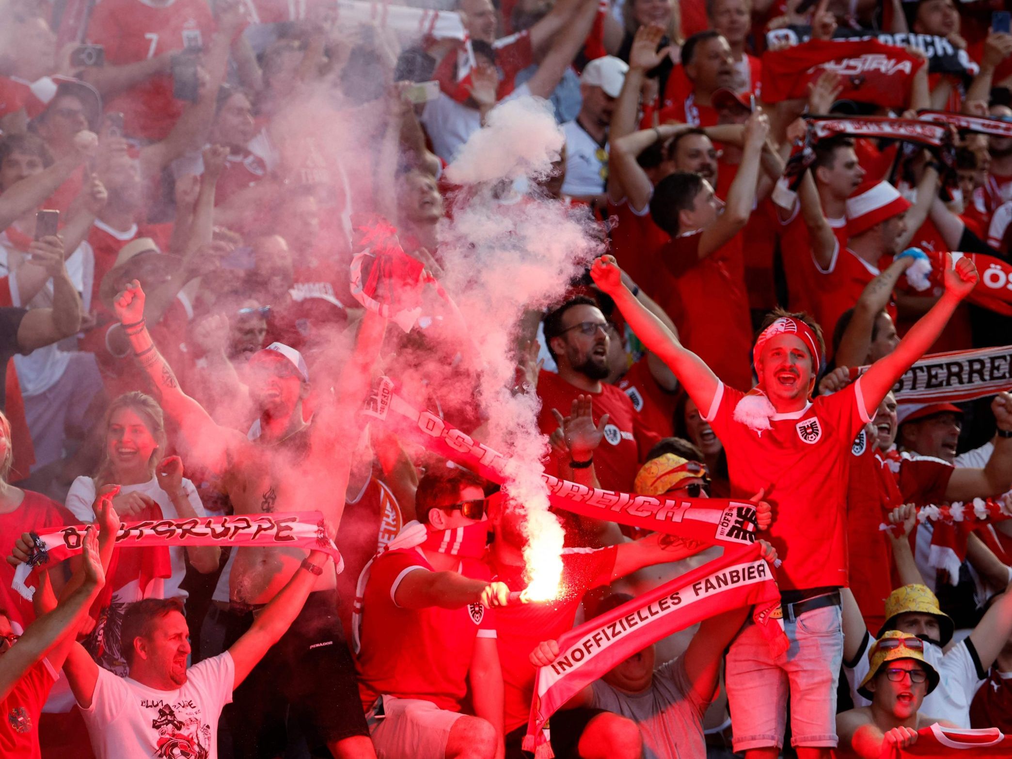 Der ÖFB erhielt vorerst 6.000 Achtelfinal-Tickets zugeordnet. Der ÖFB erhielt vorerst 6.000 Achtelfinal-Tickets zugeordnet.