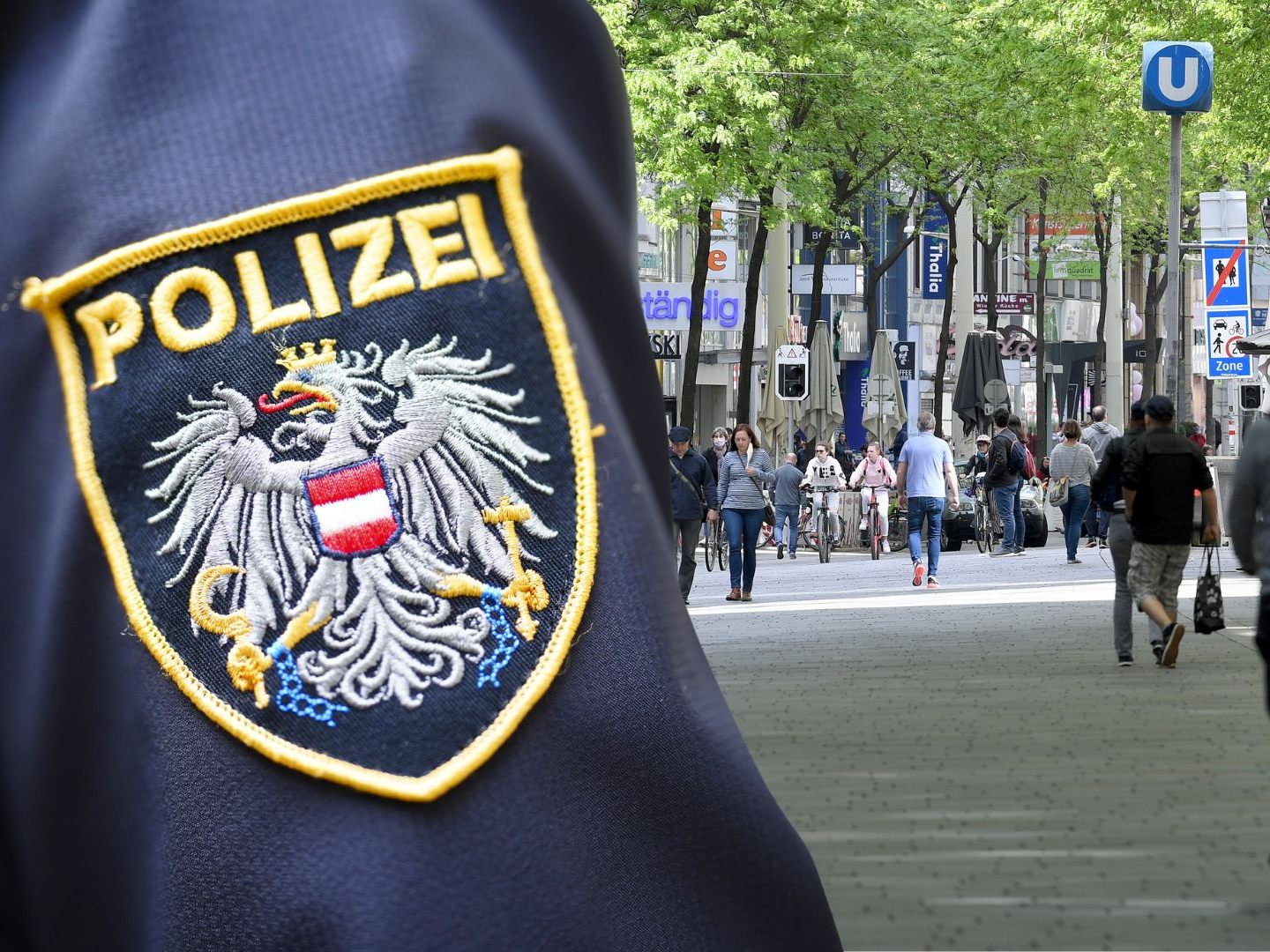 Polizeieinsatz auf der Wiener Mariahilfer Straße. Polizeieinsatz auf der Wiener Mariahilfer Straße.