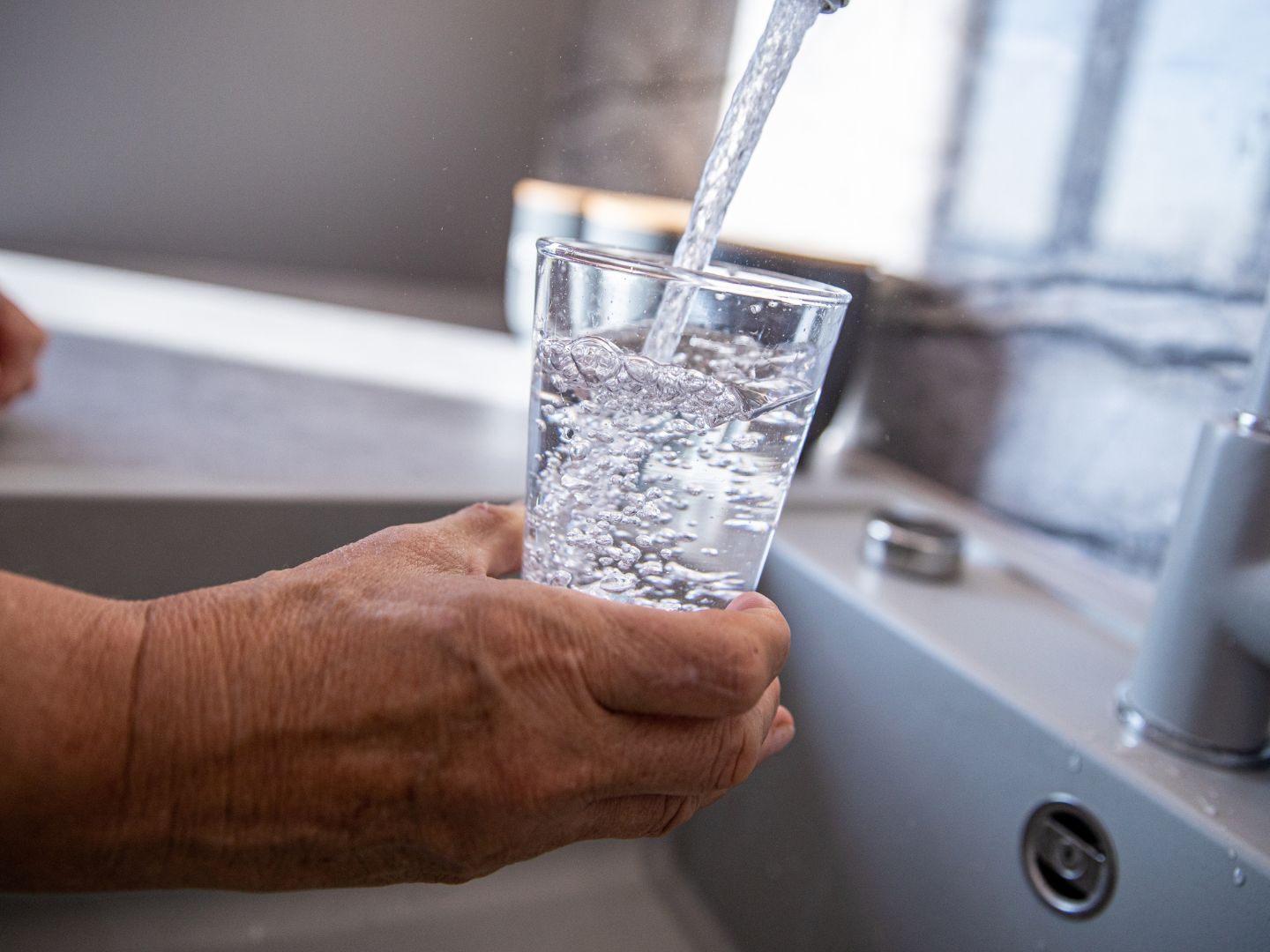 Österreicher verbrauchen rund 130 Liter Wasser pro Tag. Österreicher verbrauchen rund 130 Liter Wasser pro Tag.