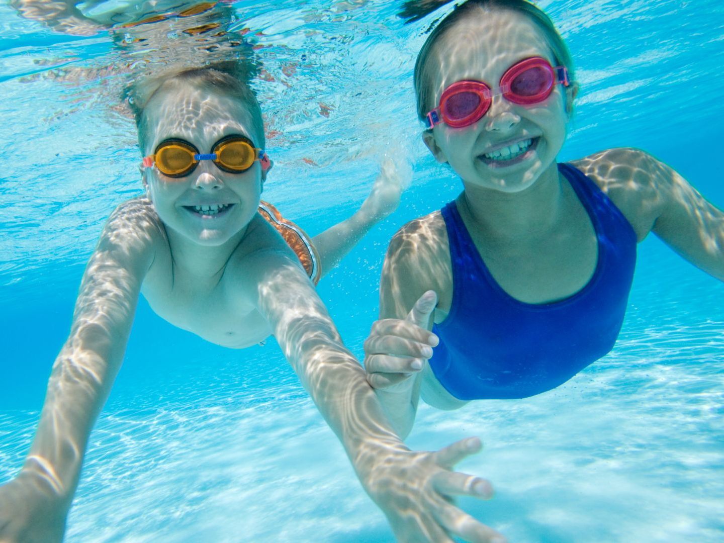 Das soziale Umfeld spielt bei der Schwimmkompetenz von Kindern eine starke Rolle.