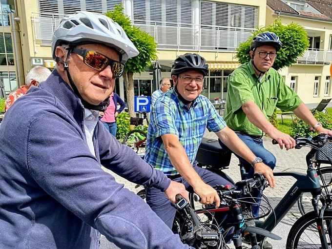 Radler des PVÖ Bürs eröffnen Radweg am Alvier Radler des PVÖ Bürs eröffnen Radweg am Alvier