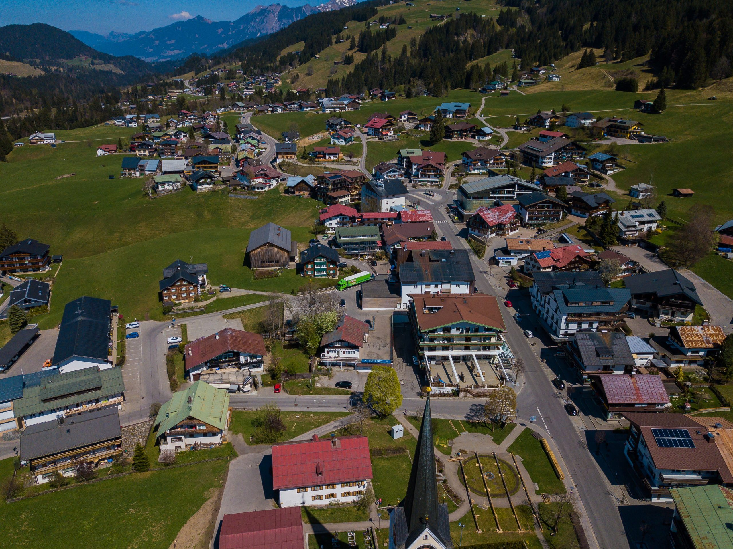 Umfangreiche Straßensanierung auf bayerischer Seite Umfangreiche Straßensanierung auf bayerischer Seite