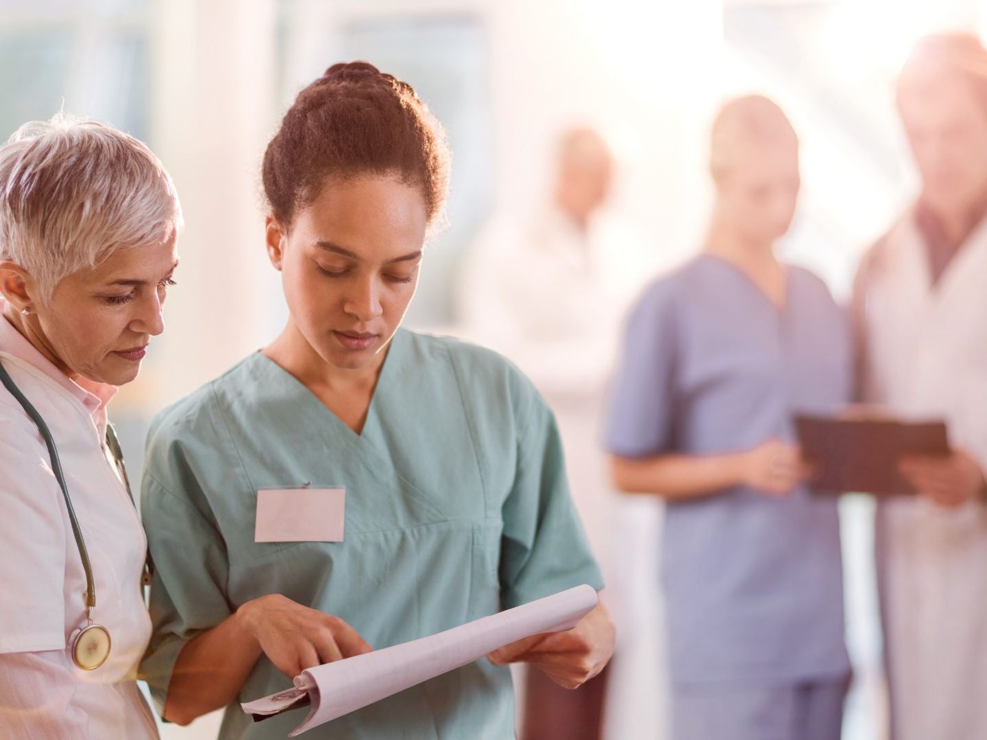„Jetzt reden wir! - Wie Frauen das Gesundheitssystem neu denken.“ „Jetzt reden wir! - Wie Frauen das Gesundheitssystem neu denken.“