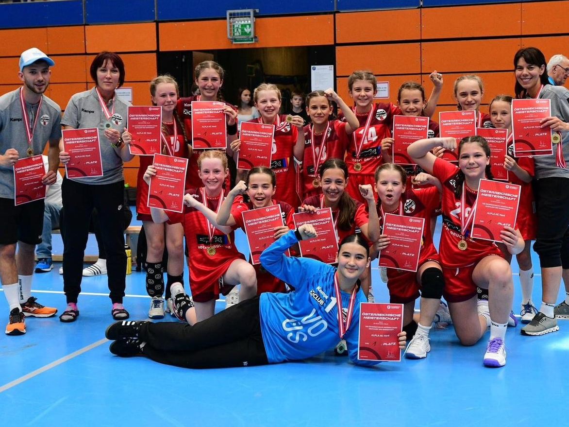 Das erfolgreiche Team der weiblichen Handballjugend HC Hard U11 Das erfolgreiche Team der weiblichen Handballjugend HC Hard U11
