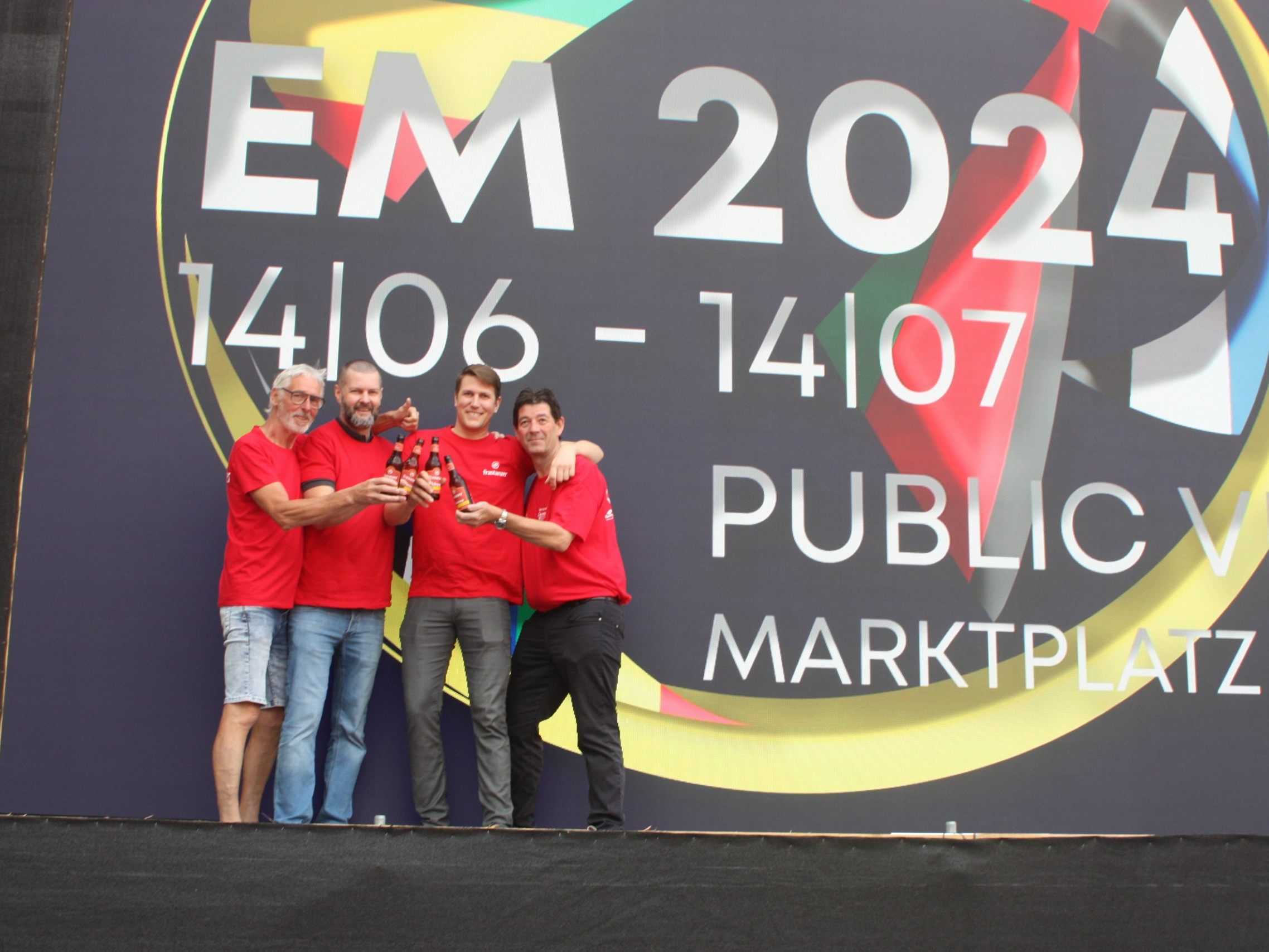 Armin Wille, Aleksandar Milojevic, Dominic Mayer und Roland Vith freuen sich am Marktplatz auf Tausende Gäste.