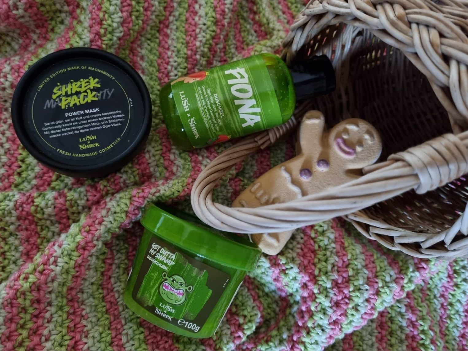 Vienna.at durfte die Produkte von LUSH x Shrek testen. Vienna.at durfte die Produkte von LUSH x Shrek testen.