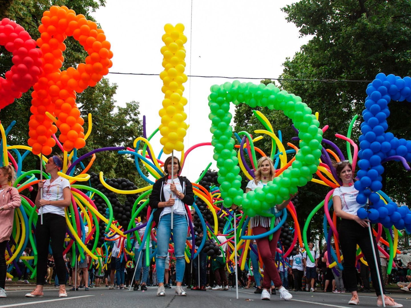 Der CSD Vorarlberg 2024 bietet vom 28. bis 30. Juni ein umfangreiches Programm zur Unterstützung der LGBTQ+ Gemeinschaft. Der CSD Vorarlberg 2024 bietet vom 28. bis 30. Juni ein umfangreiches Programm zur Unterstützung der LGBTQ+ Gemeinschaft.