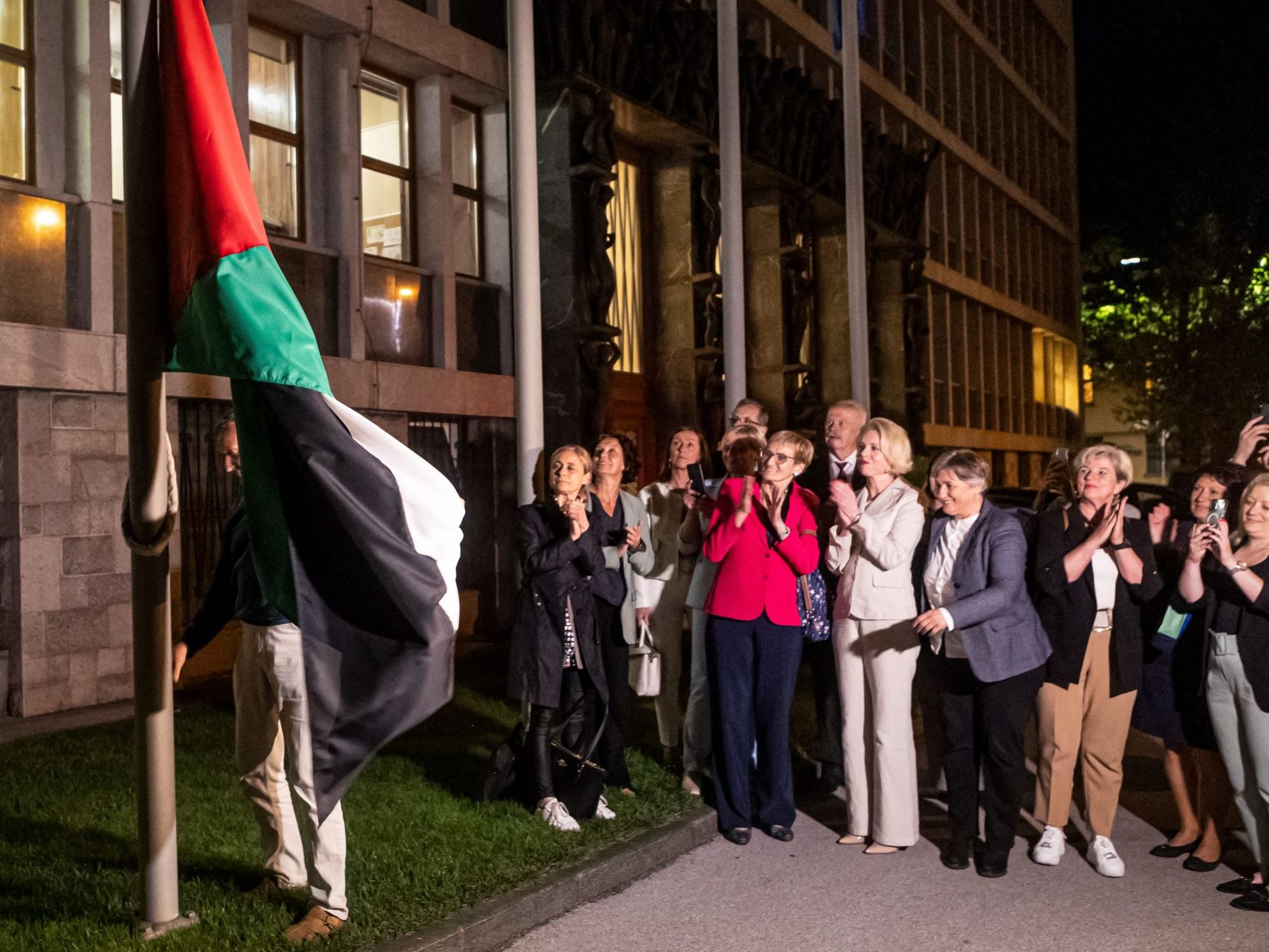 Vor dem Parlament in Ljubljana wurde am Dienstagabend eine Palästinensische Flagge gehisst.