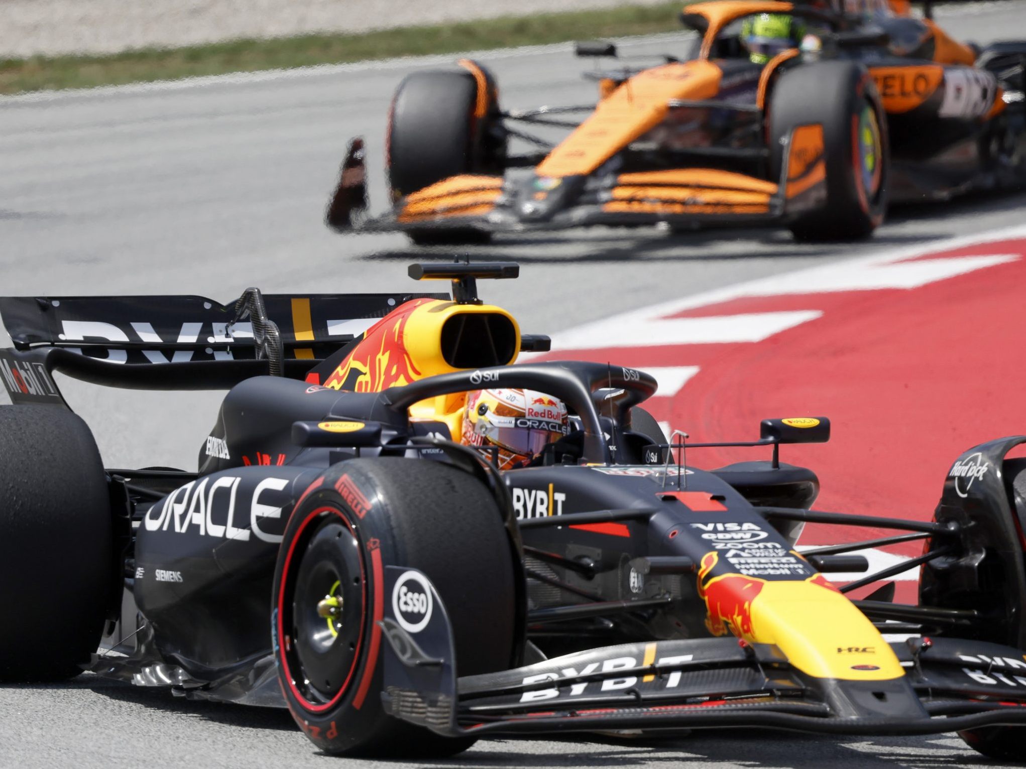 Max Verstappen siegt auch in Barcelona.