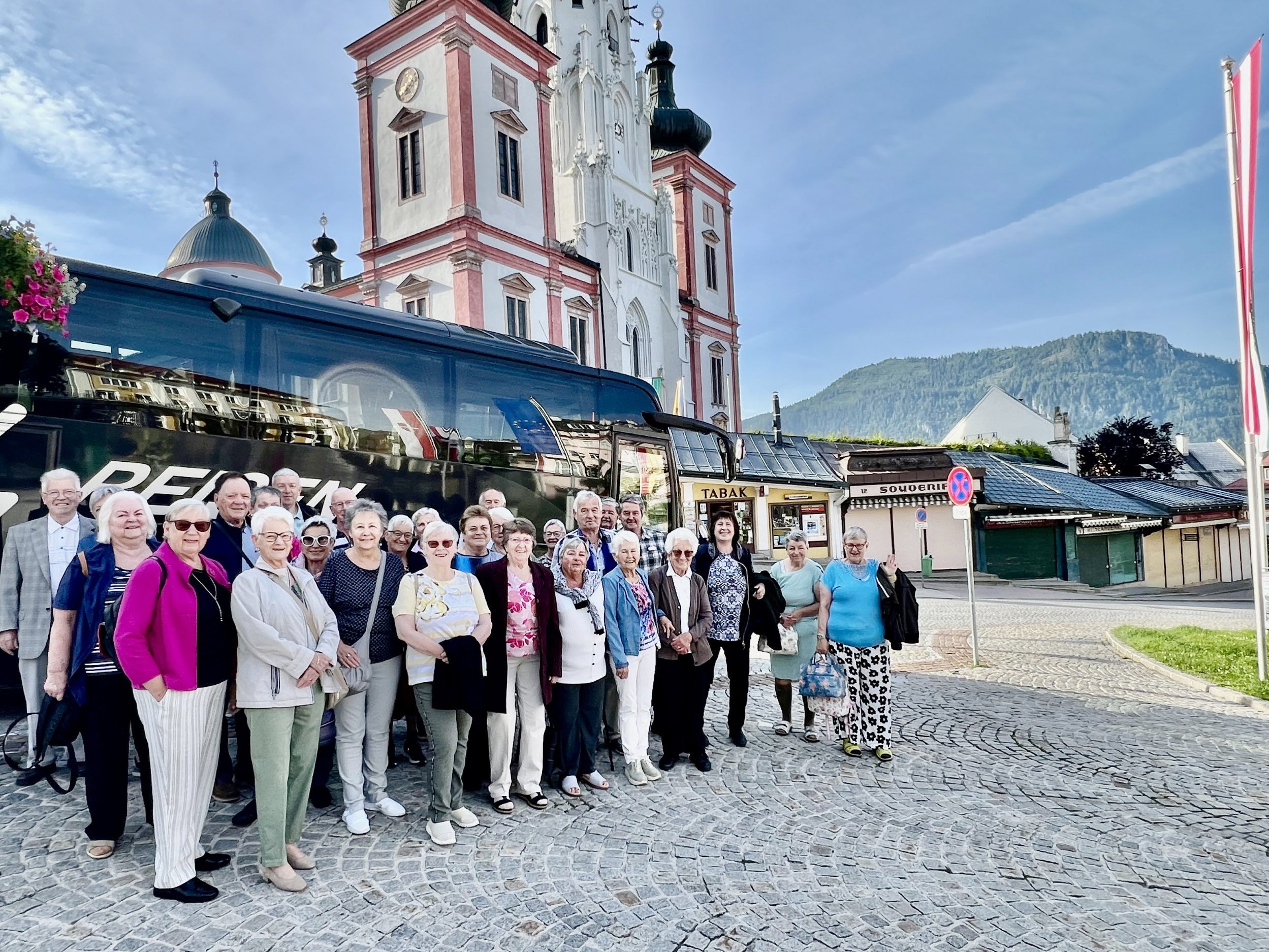 Bei traumhaftem Sommerwetter fuhren wir in die Steiermark zur Gnadenutter von Mmariazell. Bei traumhaftem Sommerwetter fuhren wir in die Steiermark zur Gnadenutter von Mmariazell.