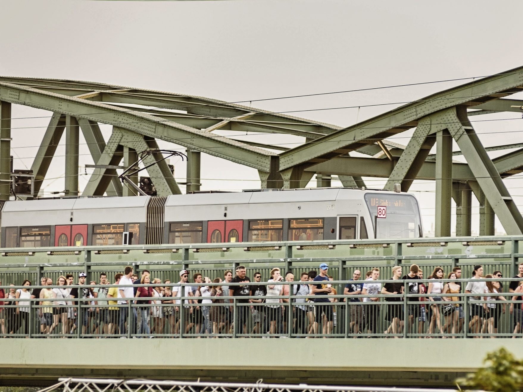 Die Wiener Öffis bringen euch zum Donauinselfest. Die Wiener Öffis bringen euch zum Donauinselfest.
