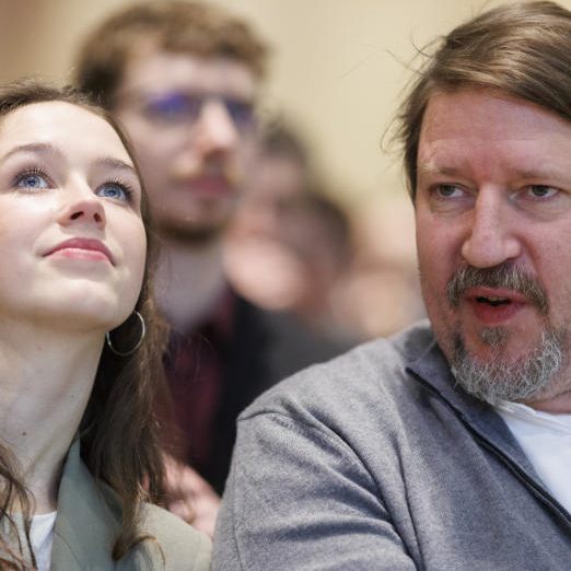 Bei den Grünen übernimmt der Listenzweite Thomas Waitz die Delegationsleitung im Europaparlament.