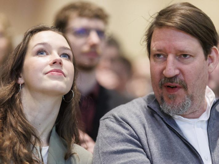 Bei den Grünen übernimmt der Listenzweite Thomas Waitz die Delegationsleitung im Europaparlament.