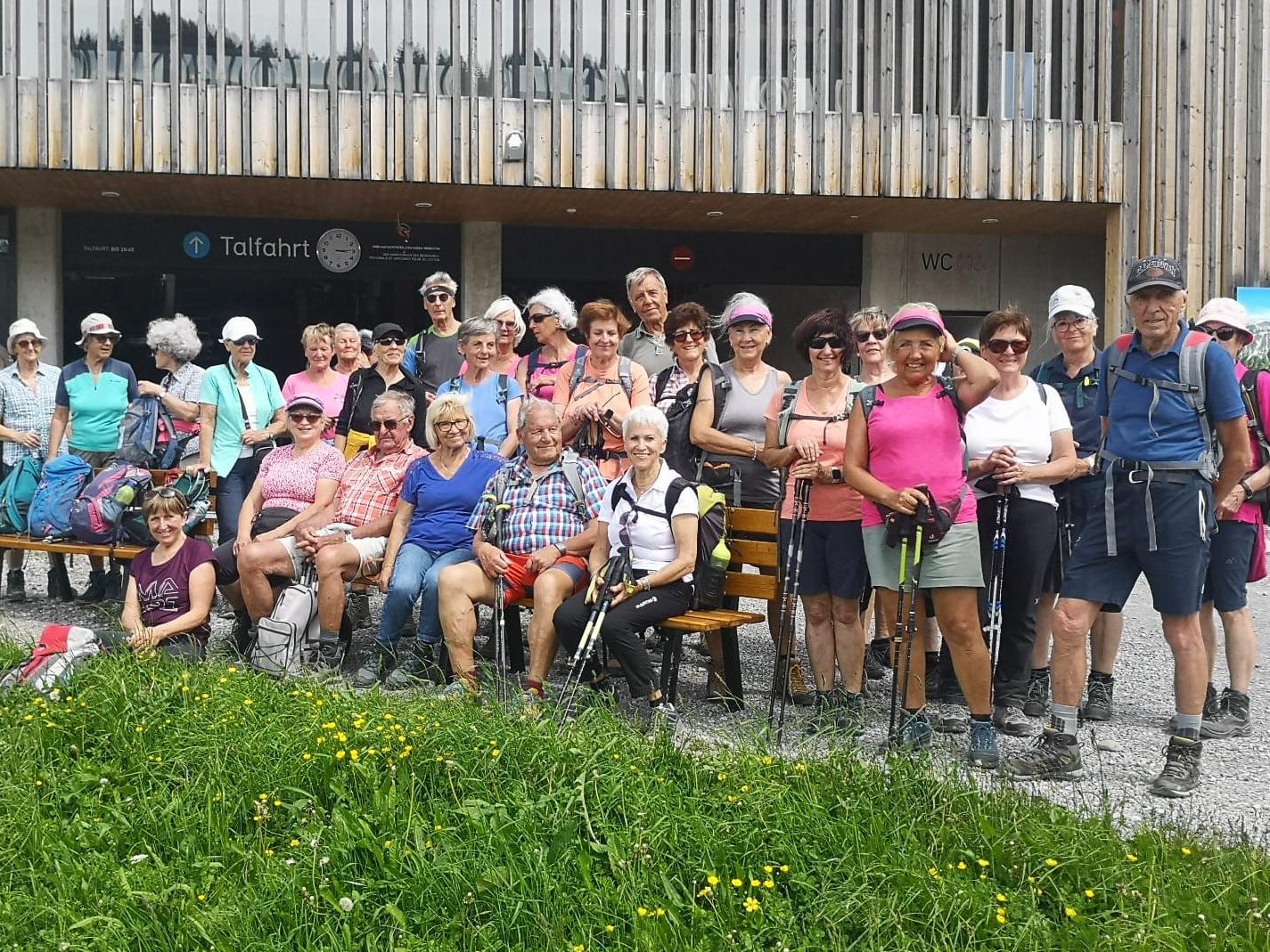 Die Wanderer der Ortsgruppe Dornbirn von VORARLBERG 50plus im Berggebiet Mellau Die Wanderer der Ortsgruppe Dornbirn von VORARLBERG 50plus im Berggebiet Mellau