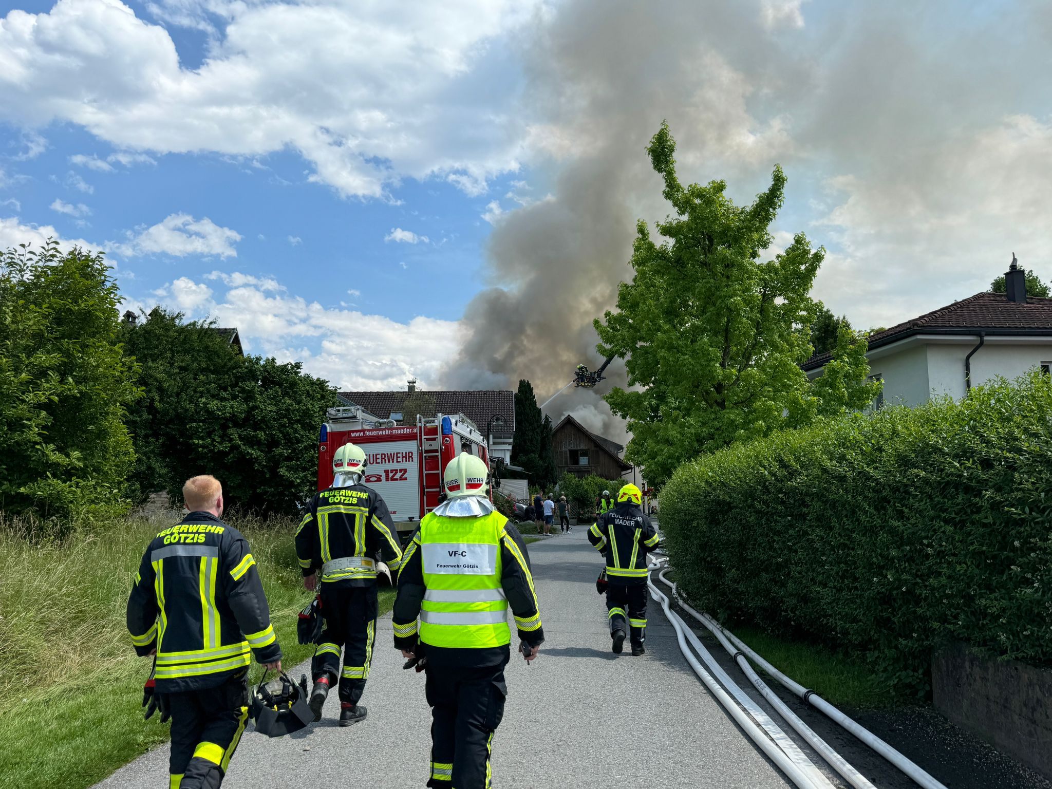 Die Feuerwehren eilen zu einem Brand nach Koblach. Die Feuerwehren eilen zu einem Brand nach Koblach.