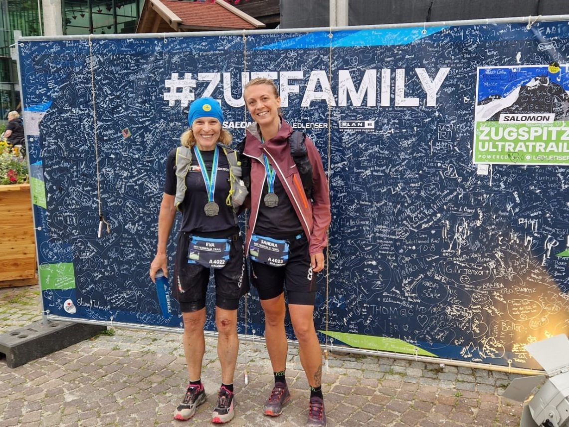 Eva Aschaber und Sandra Stroppa beim Mittelwald Trail Eva Aschaber und Sandra Stroppa beim Mittelwald Trail