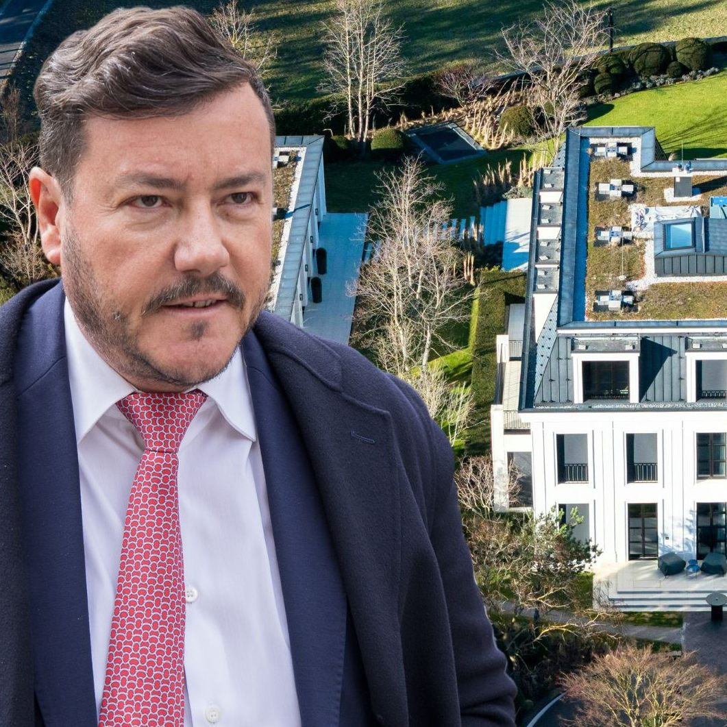 Sicherstellung von allfälligen Unterlagen in Benkos Villa in Innsbruck.