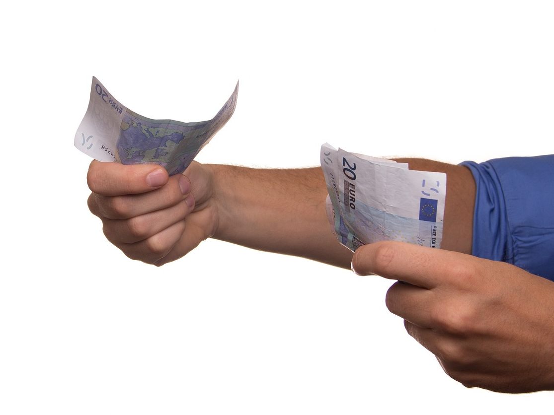Mehr als ein Drittel der ArbeitnehmerInnen hat noch nie nach mehr Gehalt gefragt.