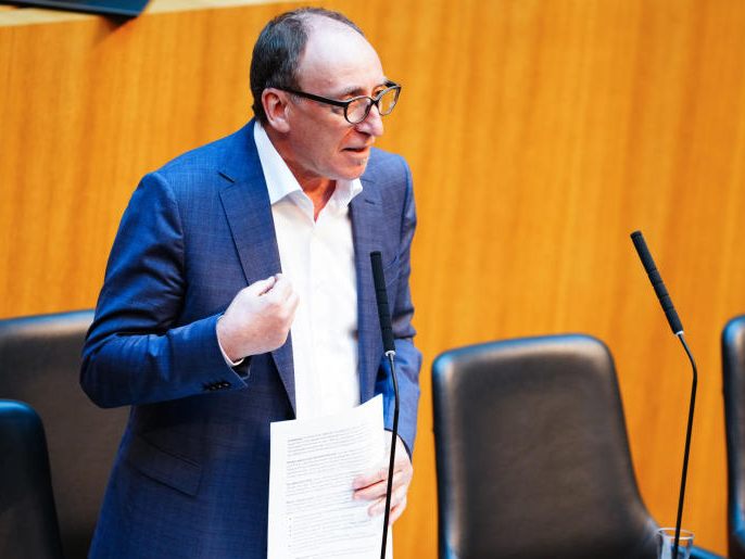 Gesundheitsminister Rauch will Abtreibungen aus dem Strafgesetz streichen.