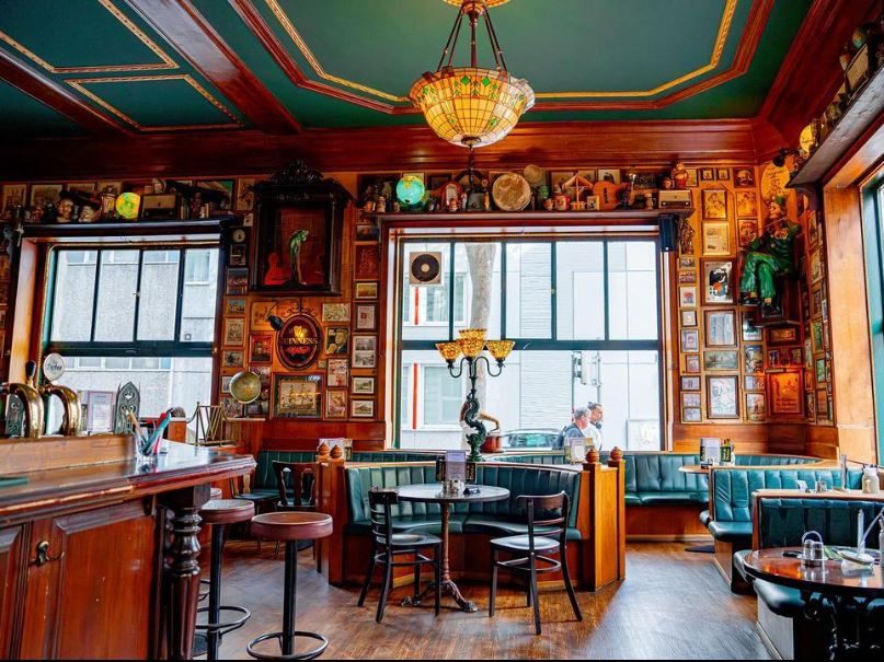 Im Golden Harp Irish Pub in Wien-Landstraße wird keltische Tradition mit Wiener Charme vereint. Im Golden Harp Irish Pub in Wien-Landstraße wird keltische Tradition mit Wiener Charme vereint.
