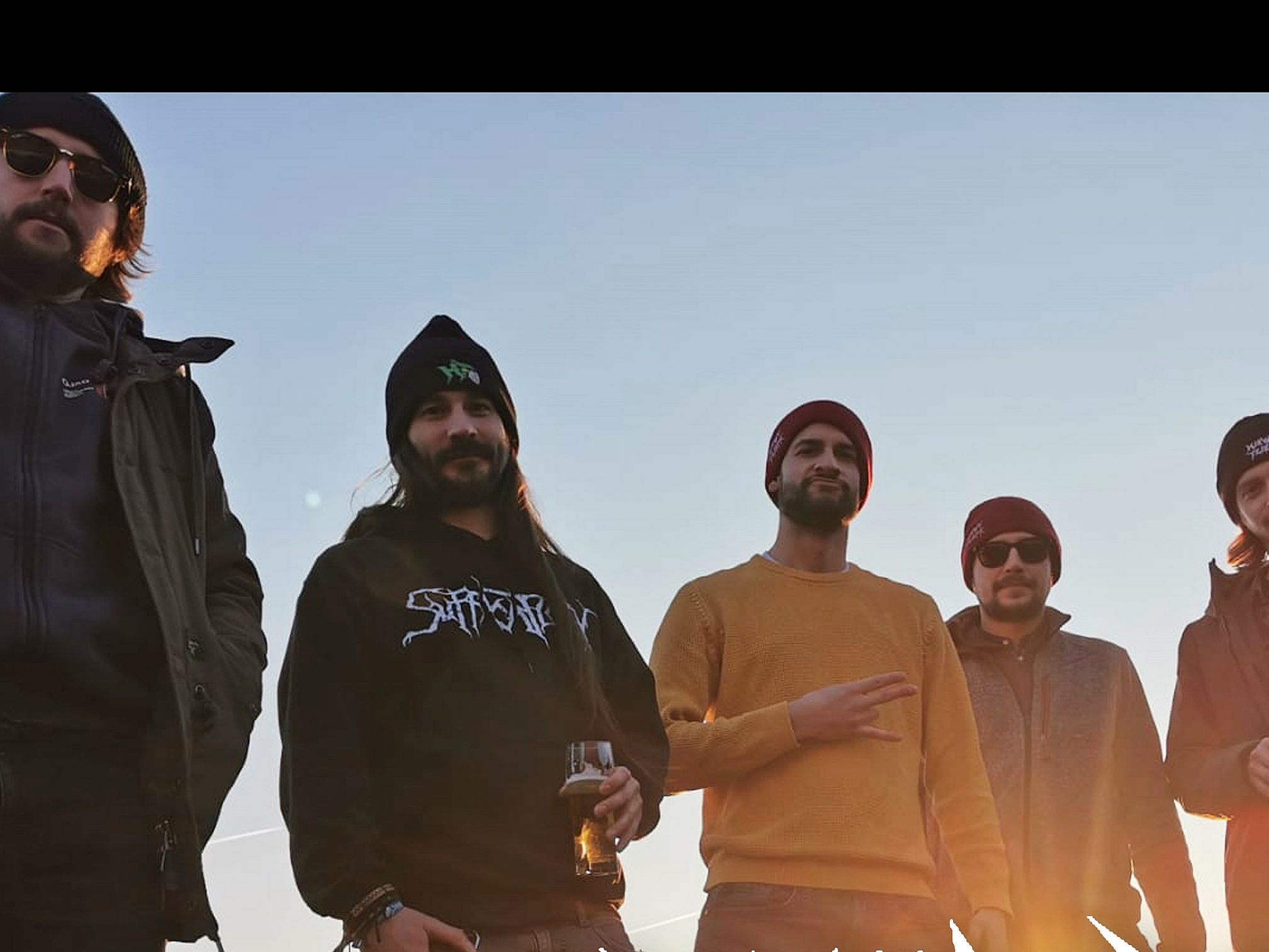 Unter anderem wird die Band HJEWY TZJEPR beim Pleasure of Rock Festival die Freudenhausbühne rocken. Unter anderem wird die Band HJEWY TZJEPR beim Pleasure of Rock Festival die Freudenhausbühne rocken.