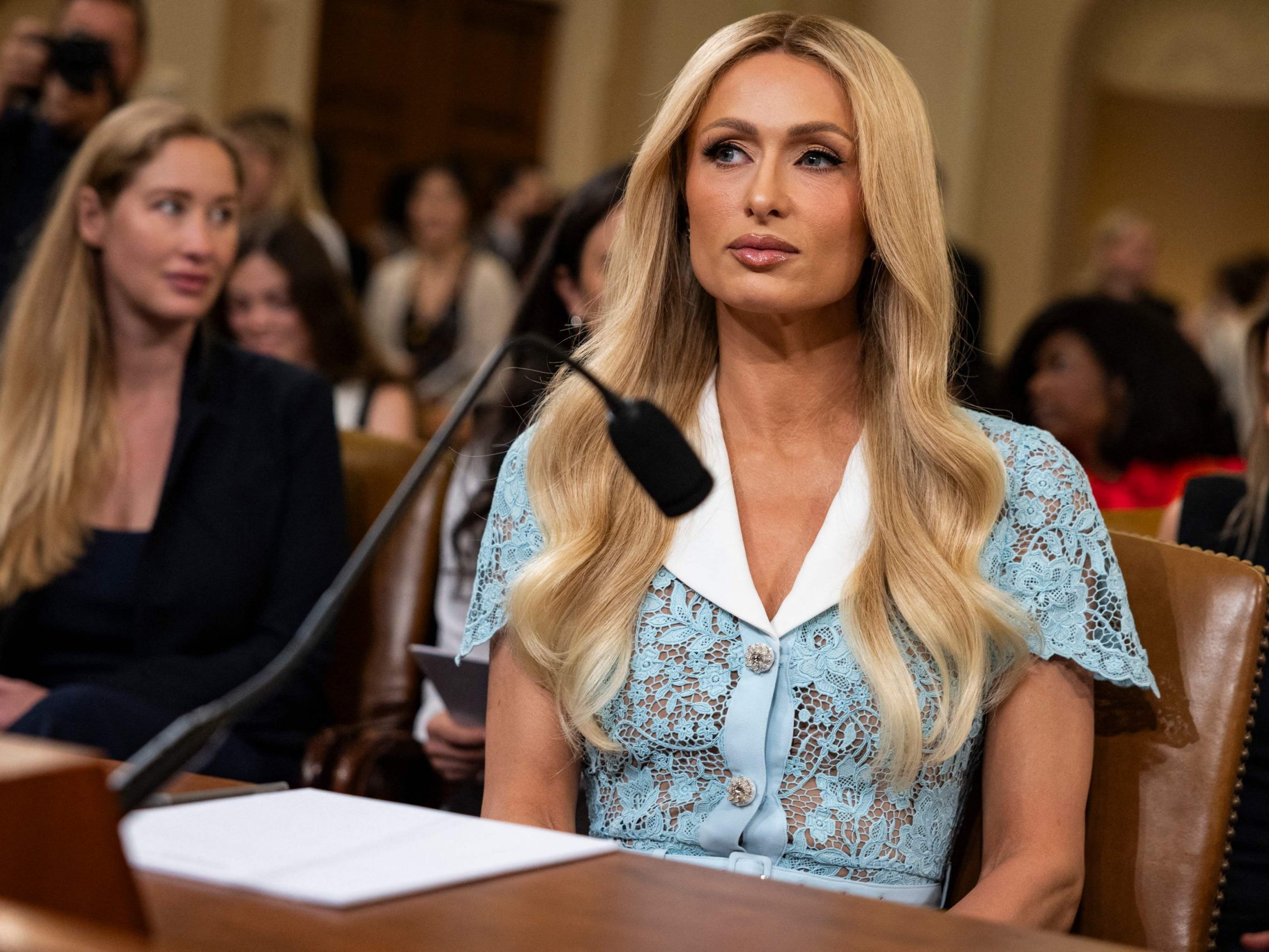 Paris Hilton sagte vor dem US-Repräsentantenhaus aus. Paris Hilton sagte vor dem US-Repräsentantenhaus aus.