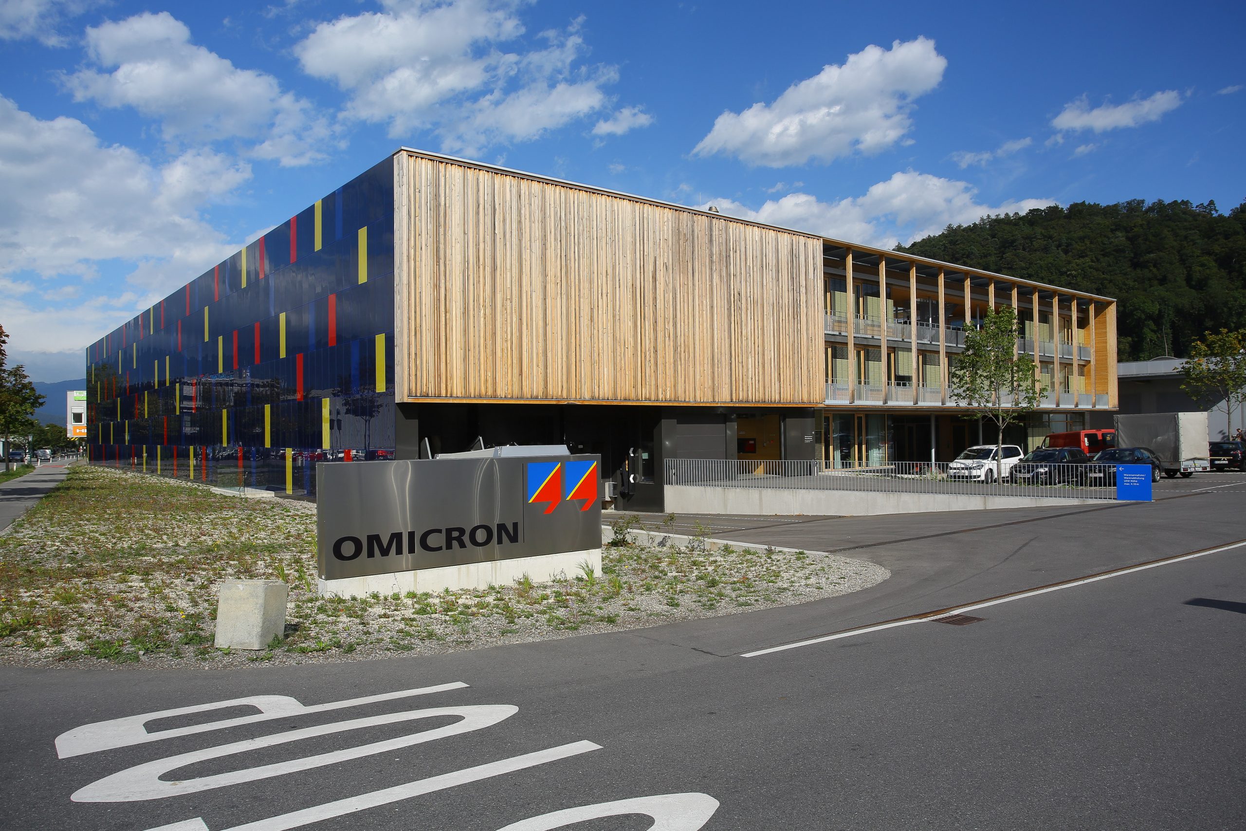 Das ist der OMICRON Campus in Klaus.
