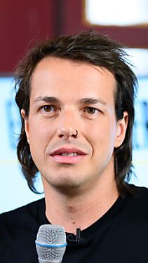 Dominik Wlazny bei der Präsentation des ersten "Forderungspakets" seiner Partei.