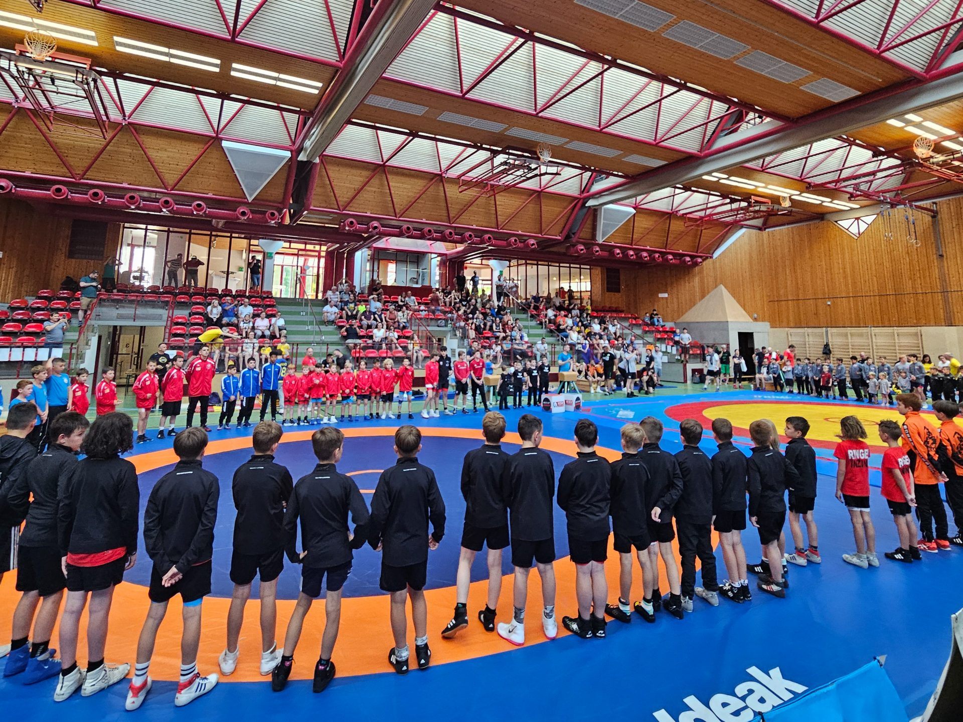 100 Nachwuchsringer nahmen an der ÖM der U14 in der Sporthalle der Mittelschule Götzis teil. 100 Nachwuchsringer nahmen an der ÖM der U14 in der Sporthalle der Mittelschule Götzis teil.