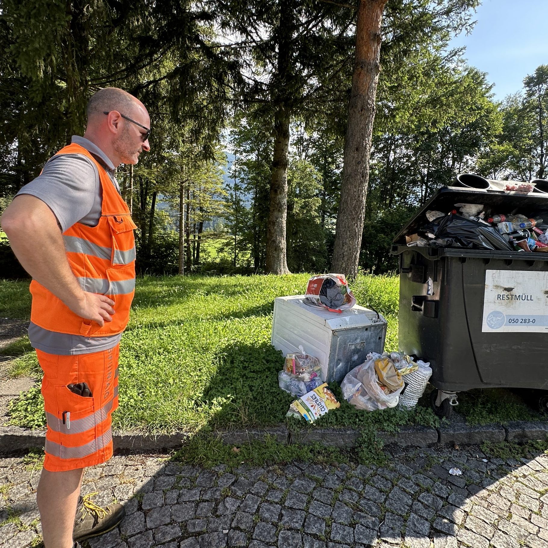 Was der Streckendienst an der A14 macht und findet, erklärt Manfred.