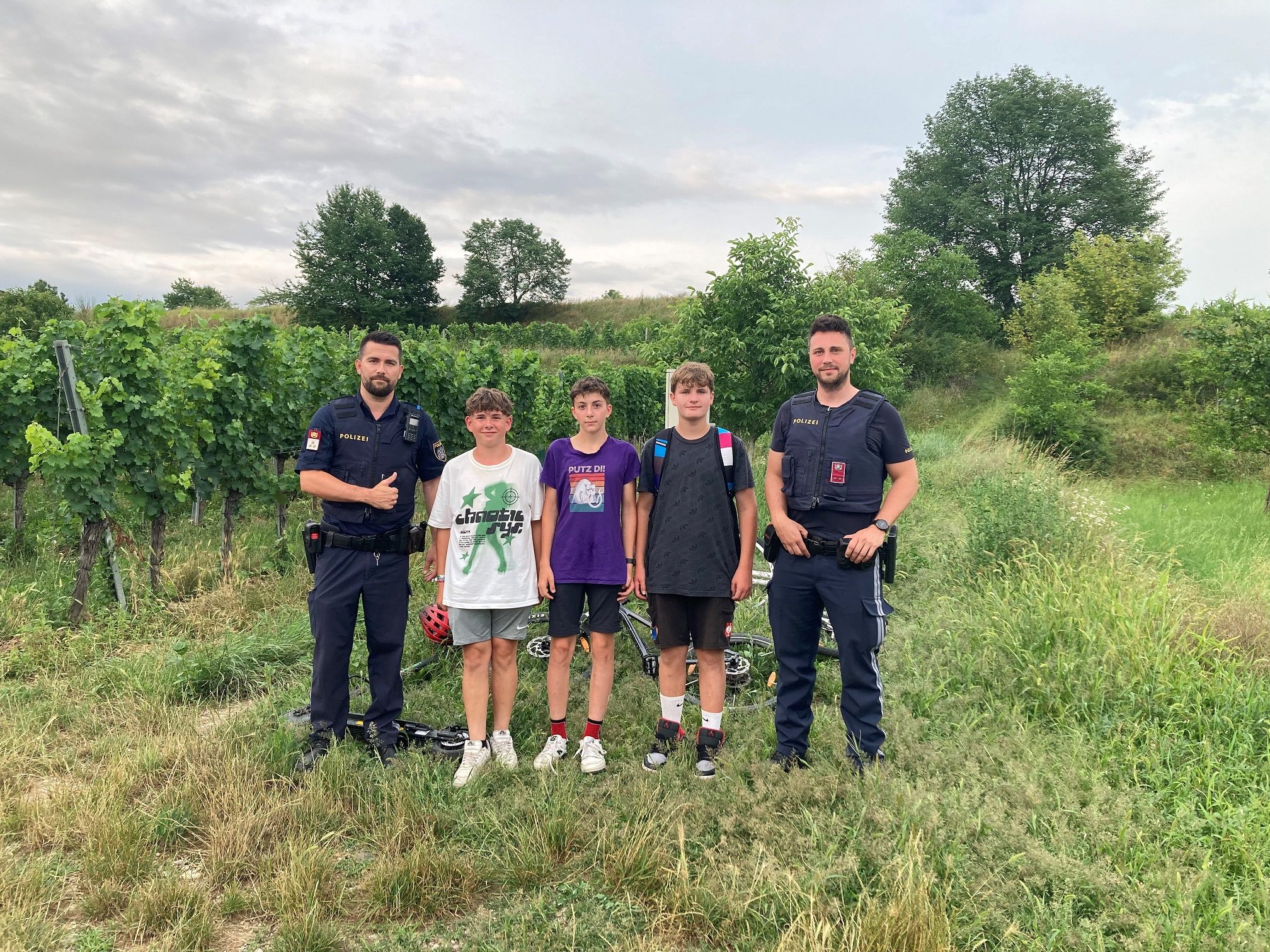 Drei Burschen beteiligten sich in Niederösterreich erfolgreich an der Suche nach einem Vermissten.