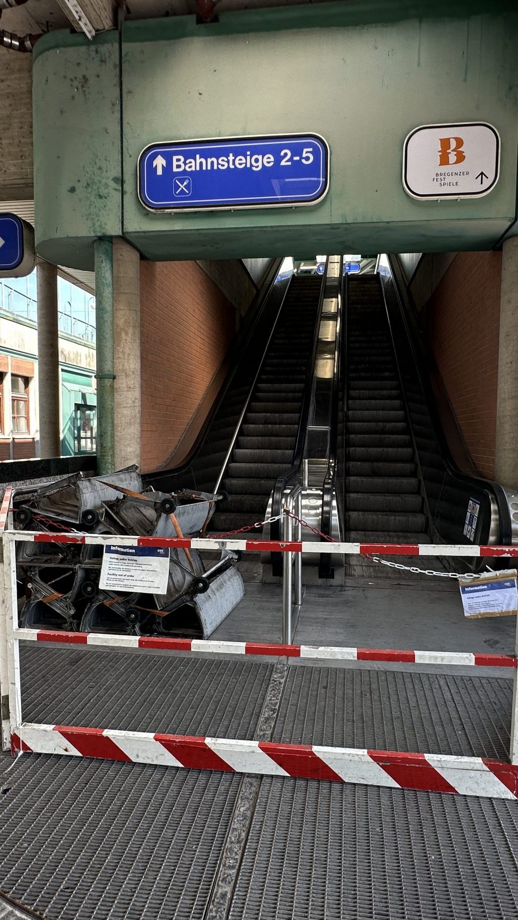 Die Rolltreppe am Bahnhof Bregenz steht wieder still.