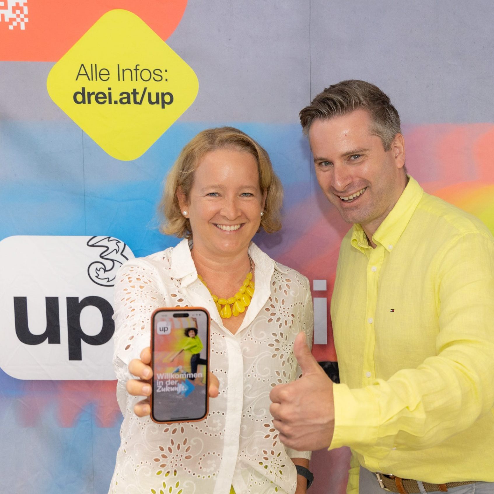 Der Mobilfunker "Drei" kündigt einen Preiskampf an.