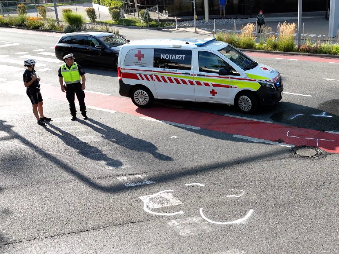 Verkehrsunfall an Kreuzung Rheinstraße und Heldendankstraße in Bregenz.